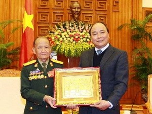 Deputy PM discusses co-operation with Laos and Cambodia - ảnh 1